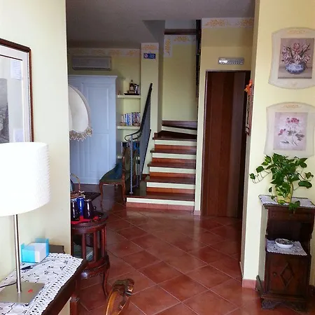 La Casa Di Zefiro Bed & Breakfast 4*