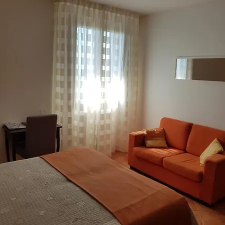 La Casa Di Zefiro Bed & Breakfast Limite