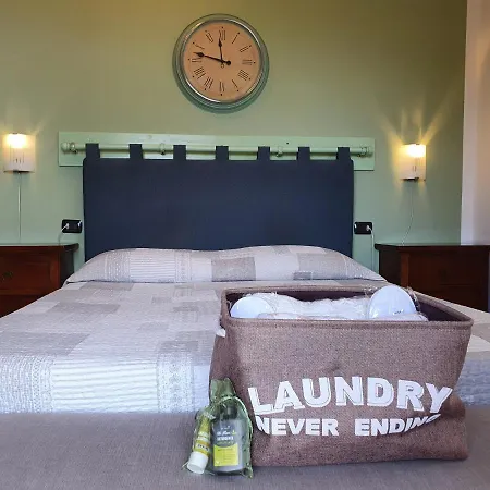 La Casa Di Zefiro Bed and Breakfast 4*